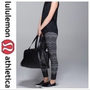 Lululemon ebb to street chevron sz 2
